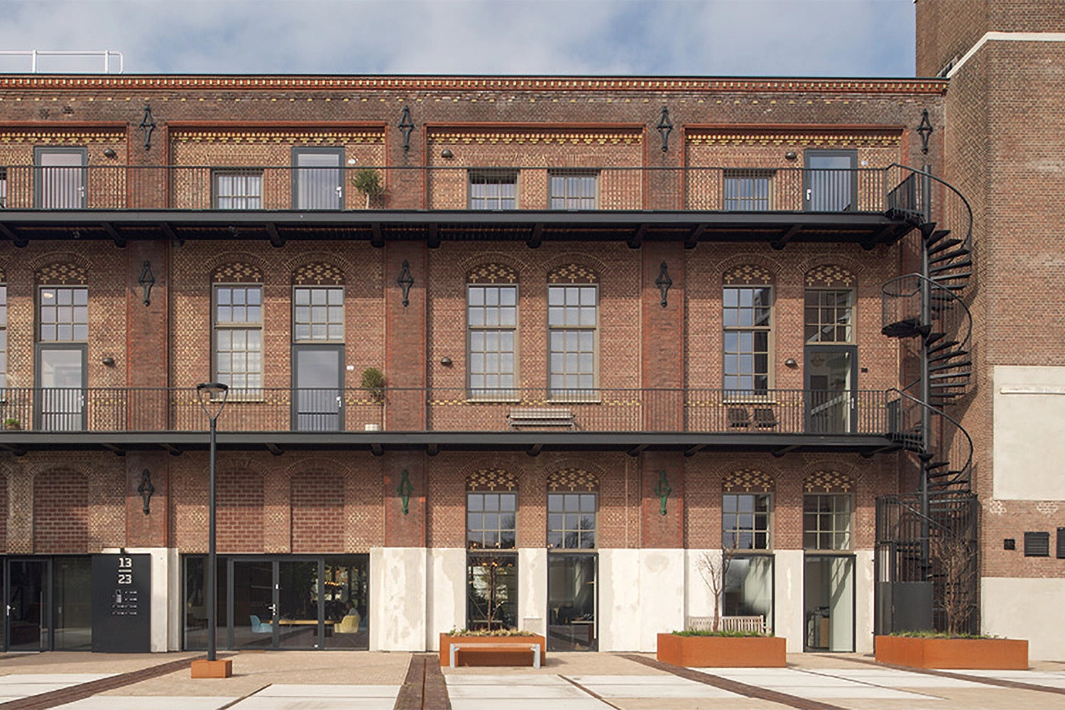 Coolicon-Lighting-House-of-Dialogue-2